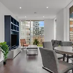 Modern 01 & 02 Bed Apartment In Canary Wharf