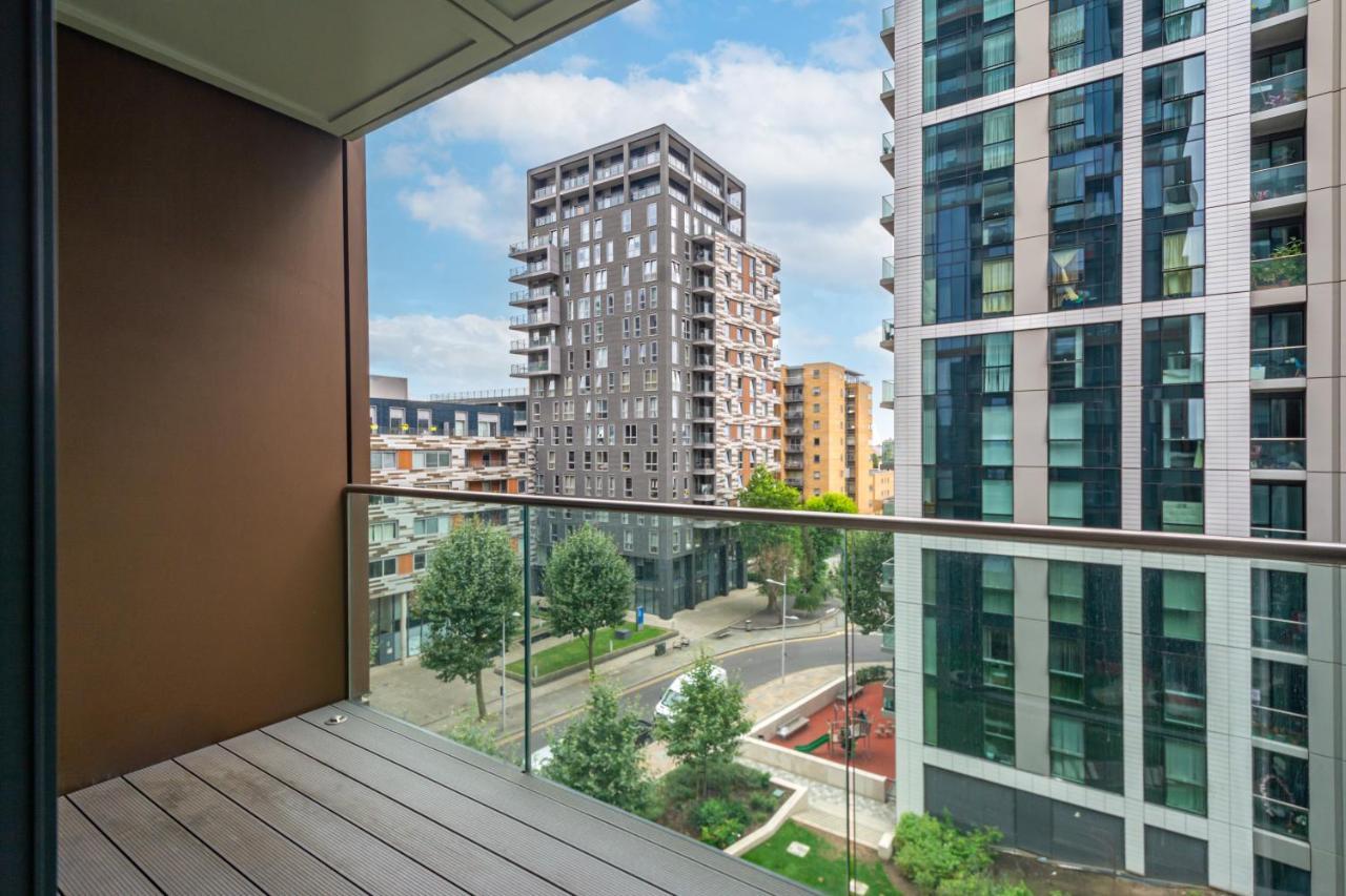 Modern 01 & 02 Bed In Canary Wharf Londra
