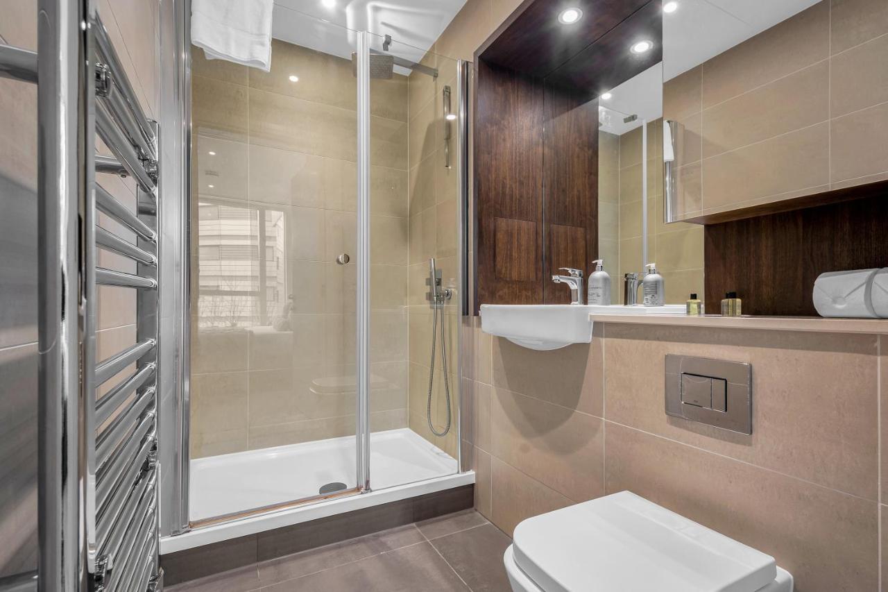 Modern 01 & 02 Bed In Canary Wharf Londra